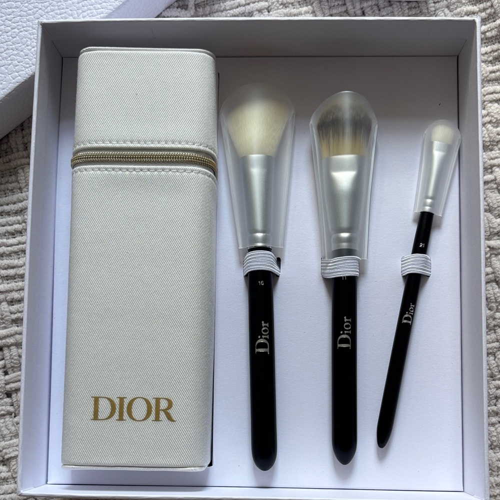 Dior Luxury Brush Set with Cream Case